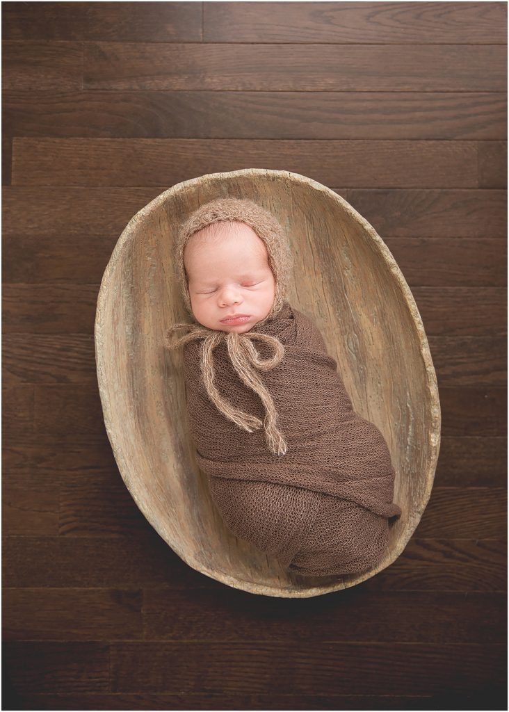Brown wrap, wood floor, rustic wood bowl, Chandler | Phoenix Newborn Photographer