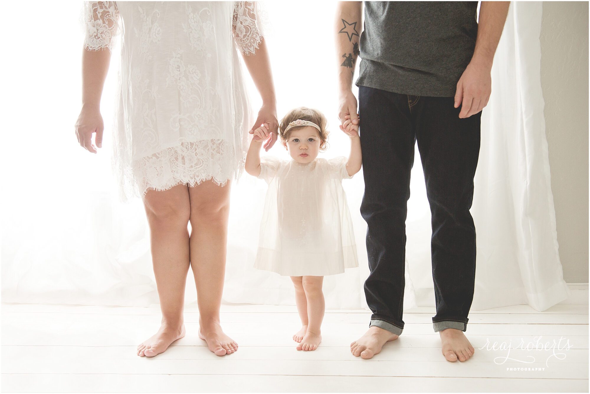 Maternity Photos with Big Sister | Chandler Maternity Photographer | Reaj Roberts Photography