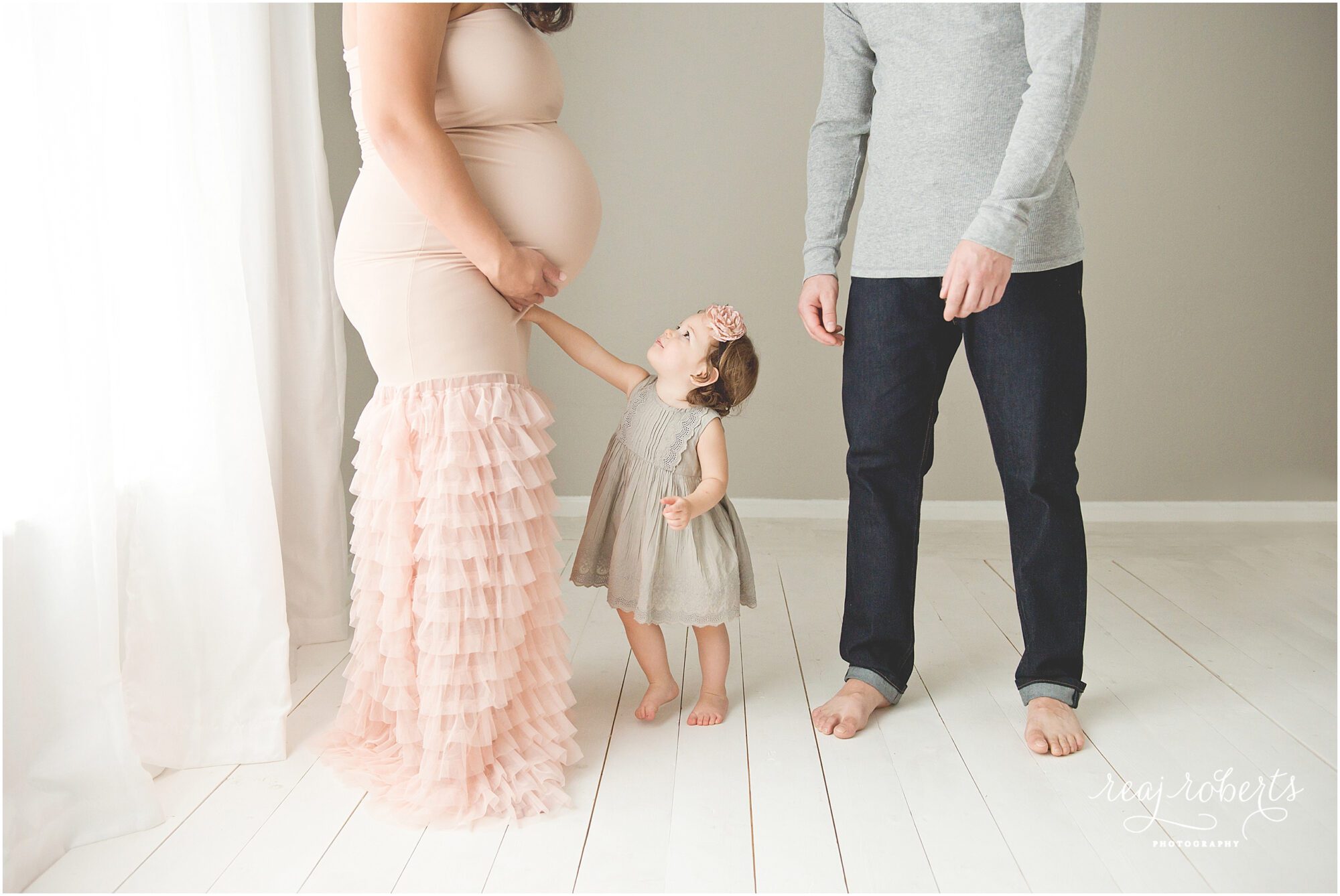 Family Maternity Session | Chandler, AZ | Reaj Roberts Photography
