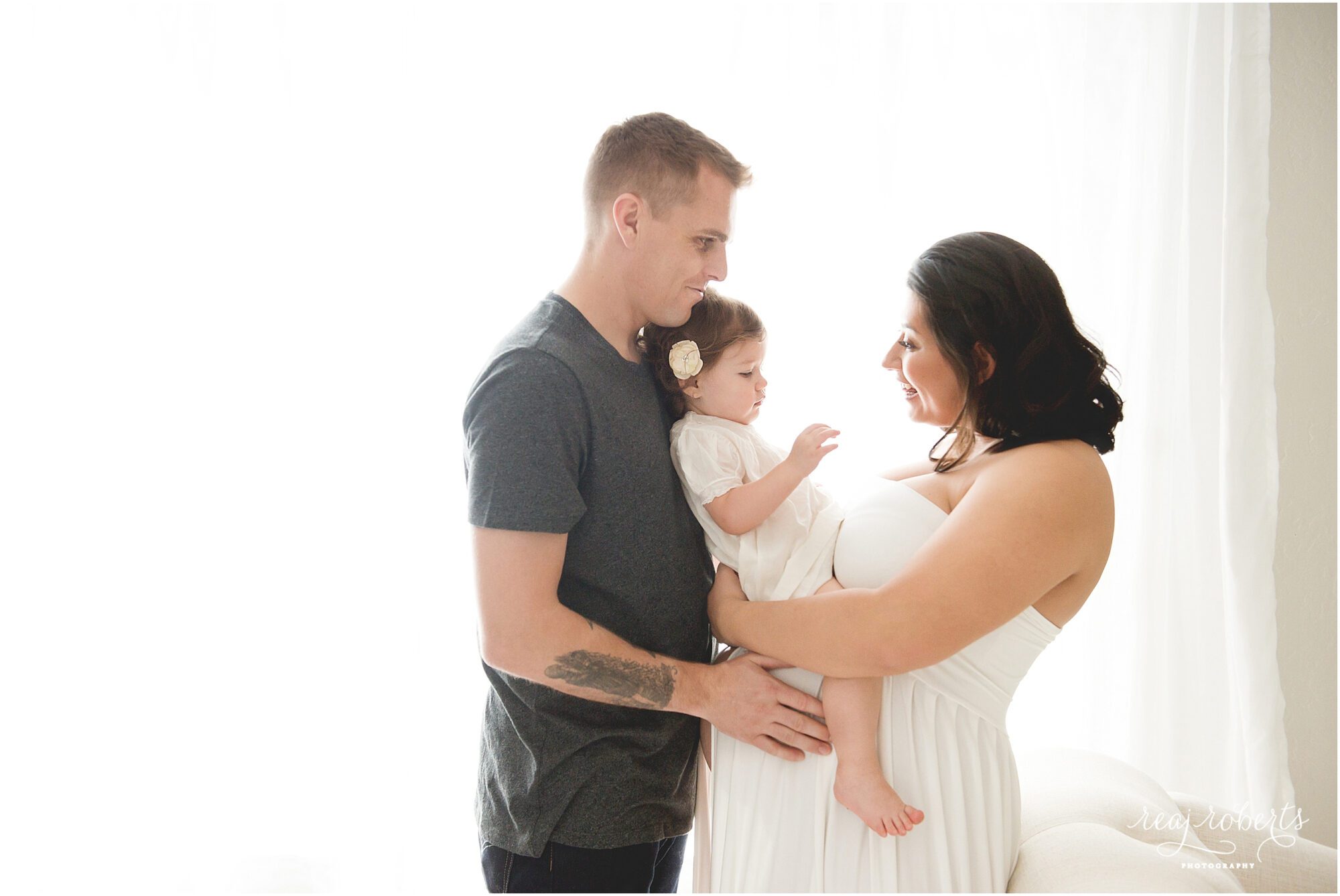 Family Maternity Session | Chandler, AZ | Reaj Roberts Photography