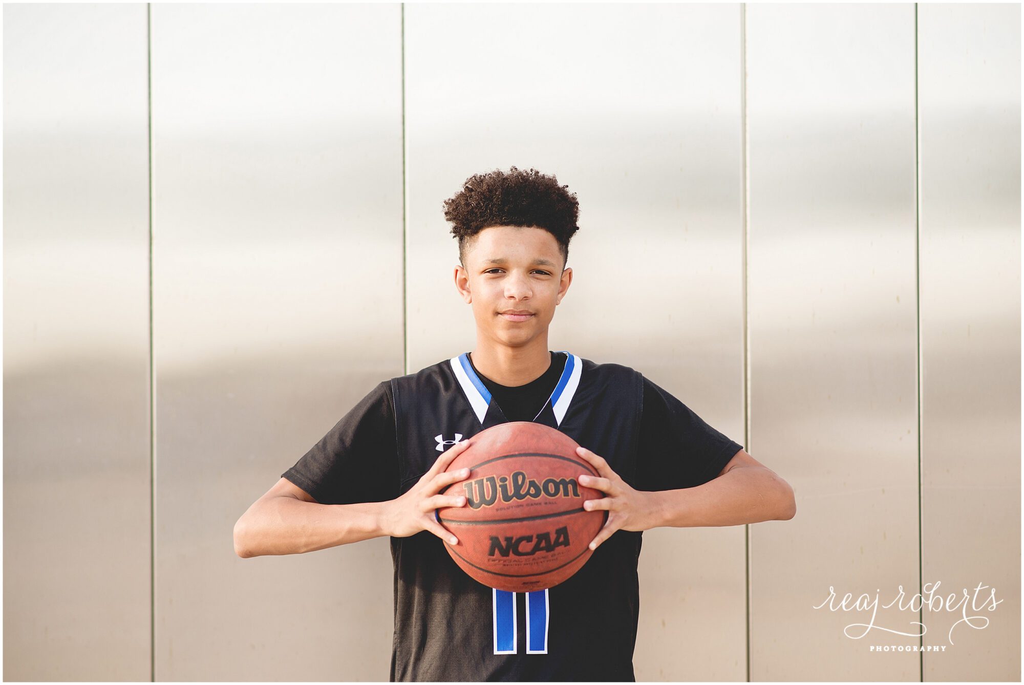 High School Senior Photos with Basketball | Chandler, AZ | Reaj Roberts Photography