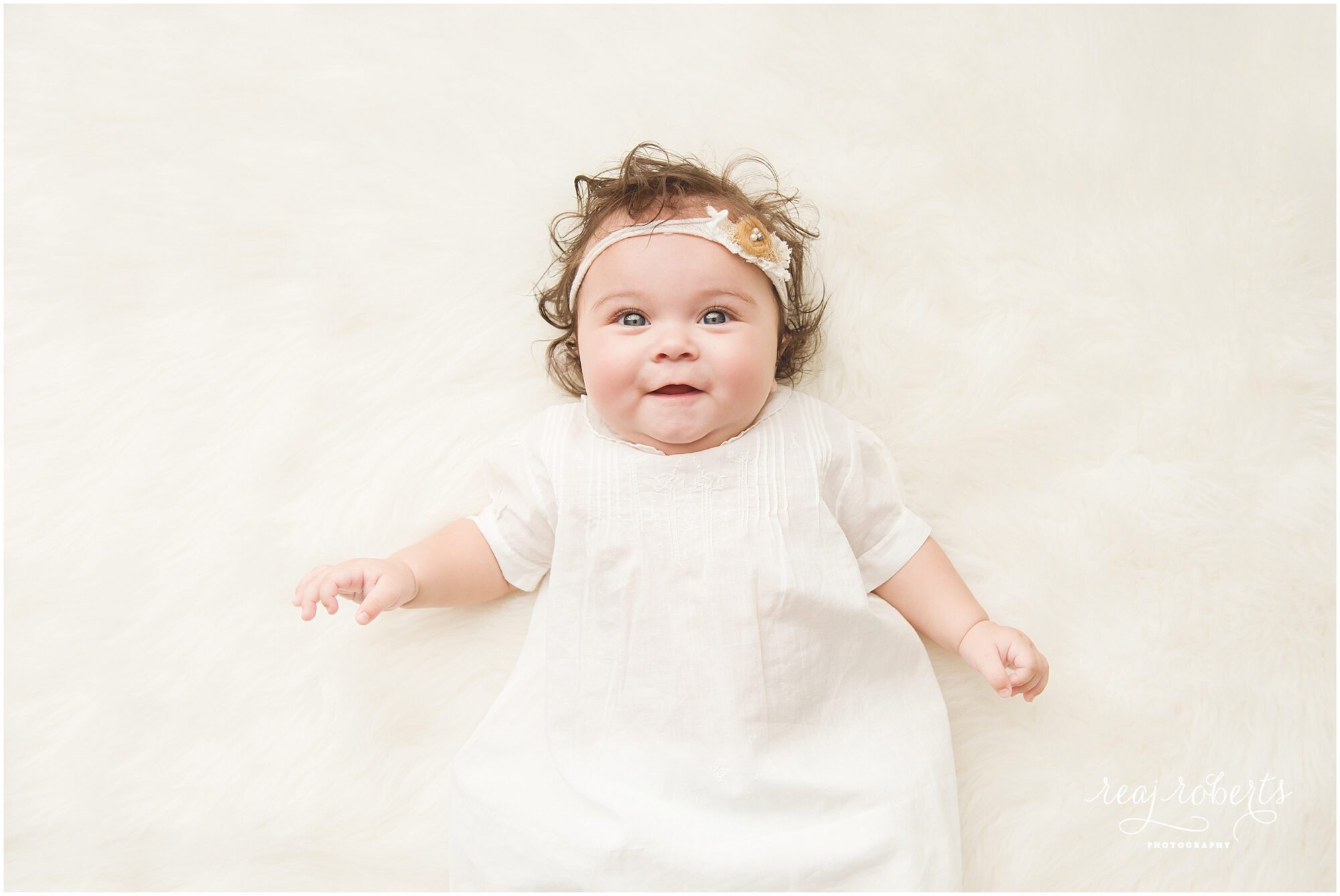 Baby girl blue eyes brown hair | Chandler baby photographer | Reaj Roberts Photography