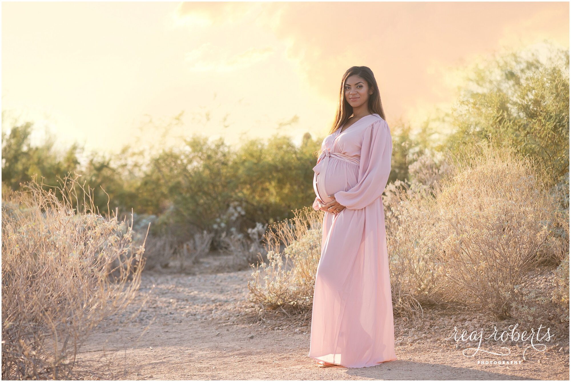Sunset maternity session | Phoenix, AZ | Reaj Roberts Photography