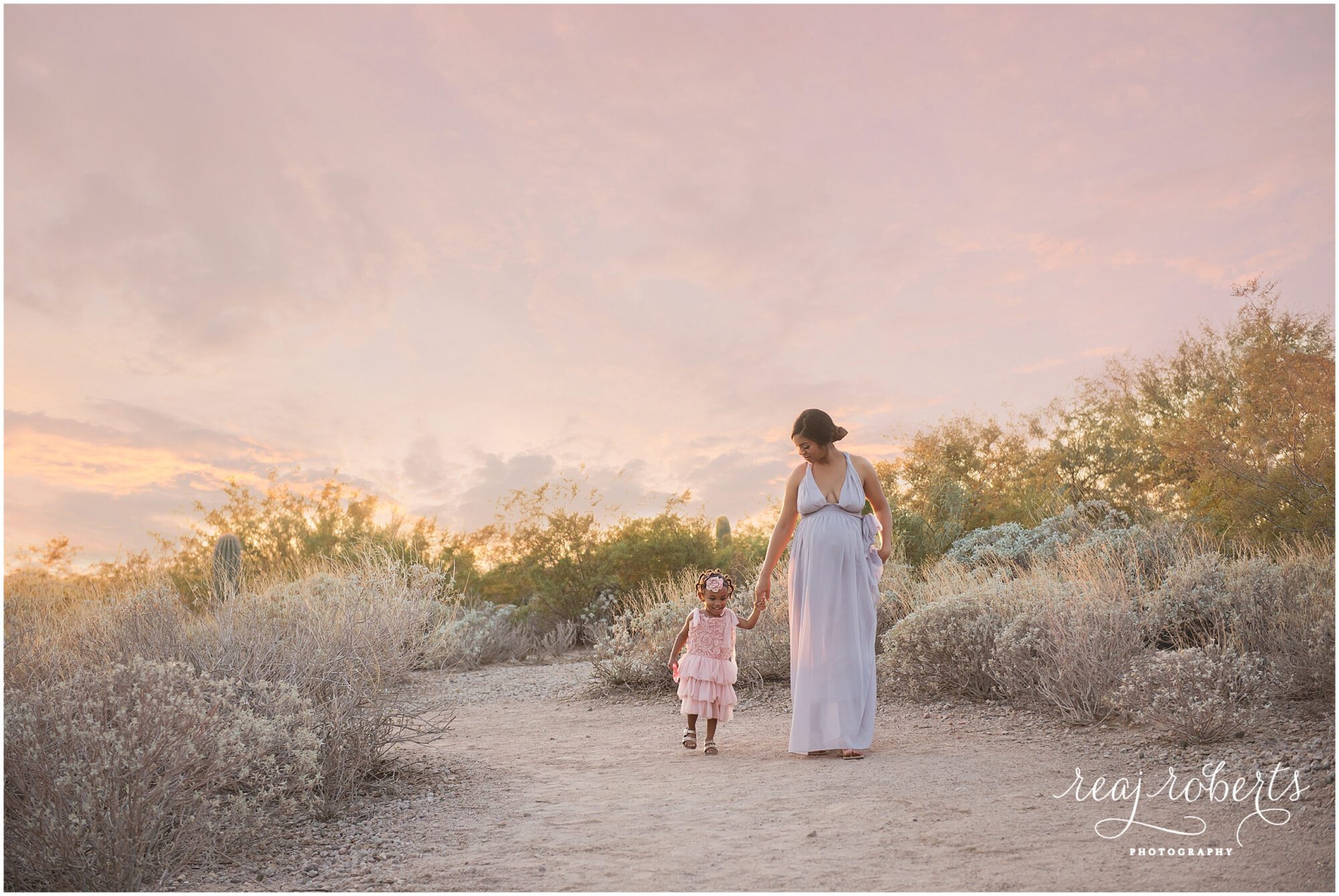 Arizona sunset maternity session | Reaj Roberts Photography