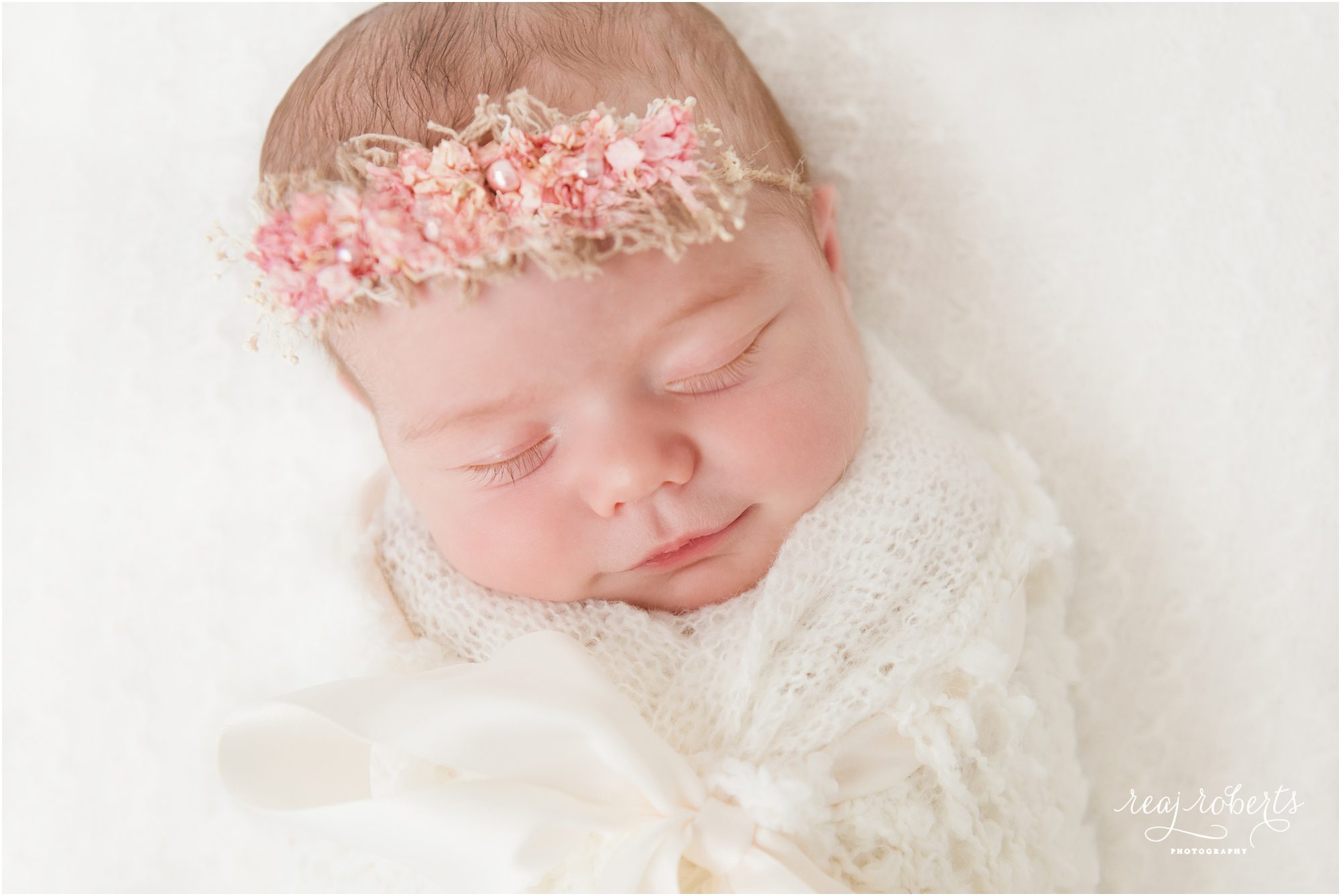 Newborn photos baby smiling | © Reaj Roberts Photography | Chandler, Arizona