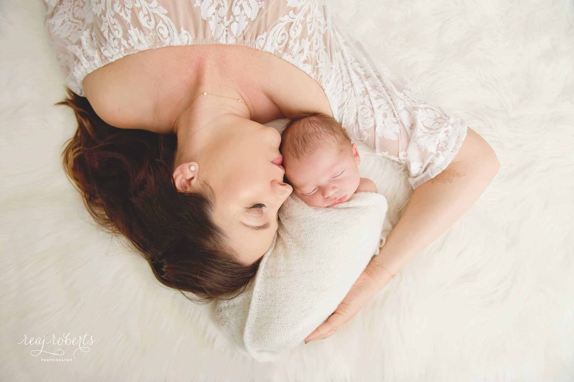 Newborn with Mother pose | Phoenix, Chandler, AZ Newborn Family Baby Photographer | Reaj Roberts Photography