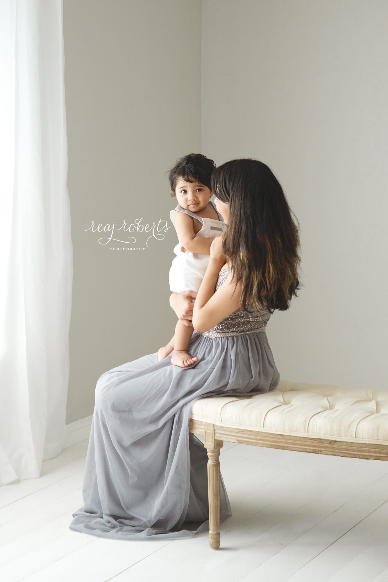 Chandler Gilbert Motherhood Photographer | Reaj Roberts Photography