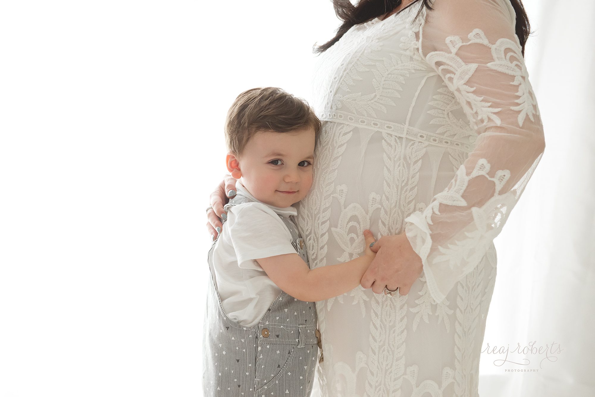 Maternity Photos with Toddler | Chandler, Arizona | Reaj Roberts Photography