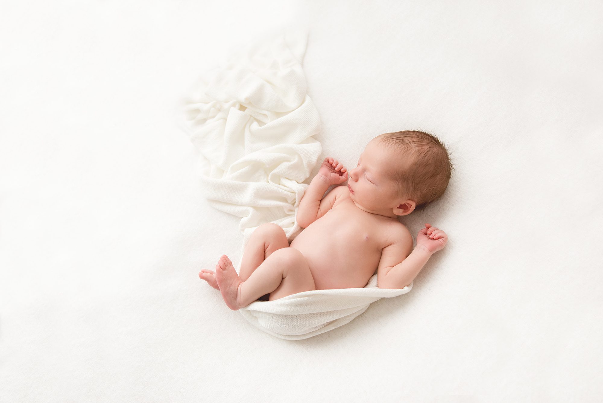 Newborn on white | Reaj Roberts Photography