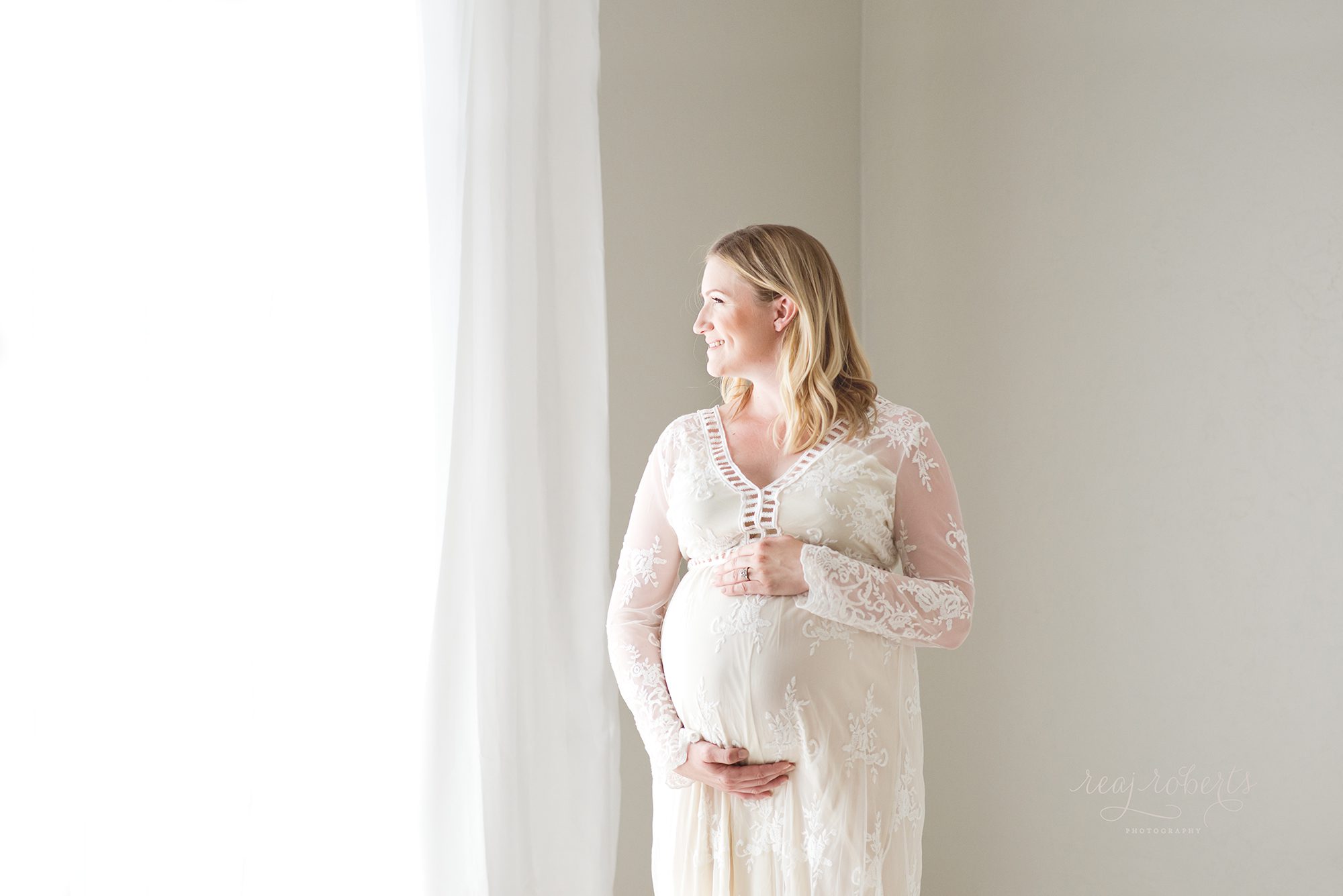 Chandler Organic Luxury Maternity Photographer | Reaj Roberts Photography