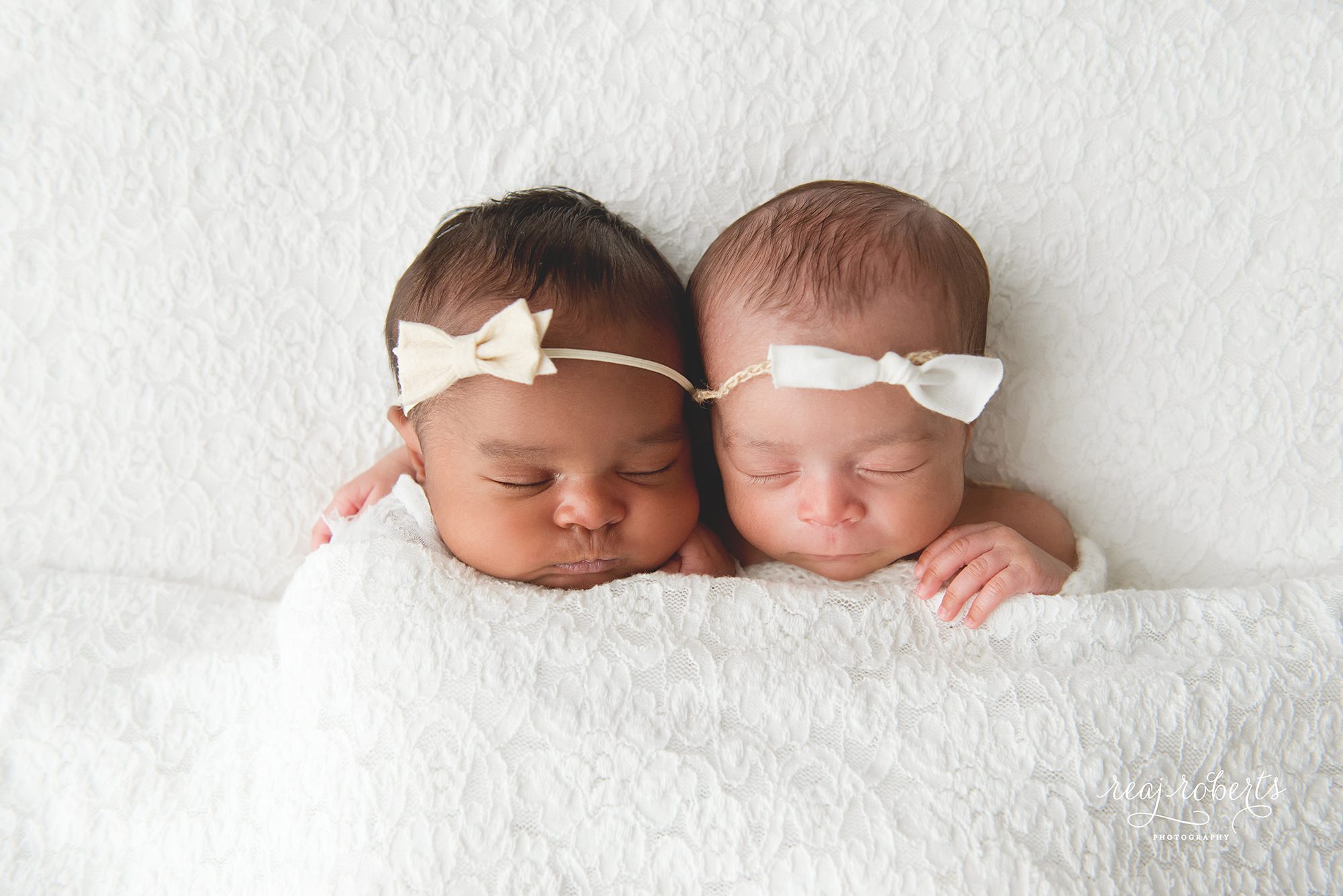 Chandler multiples newborn photographer | Reaj Roberts Photography