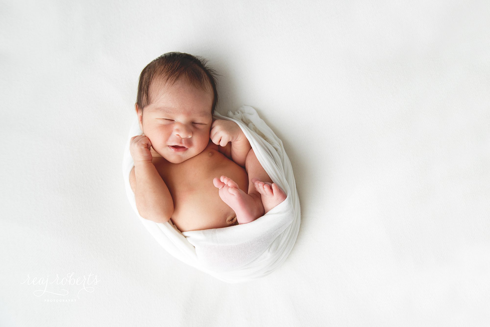 East Valley Moms Blog Best Newborn Photographers | Chandler, AZ | Reaj Roberts Photography