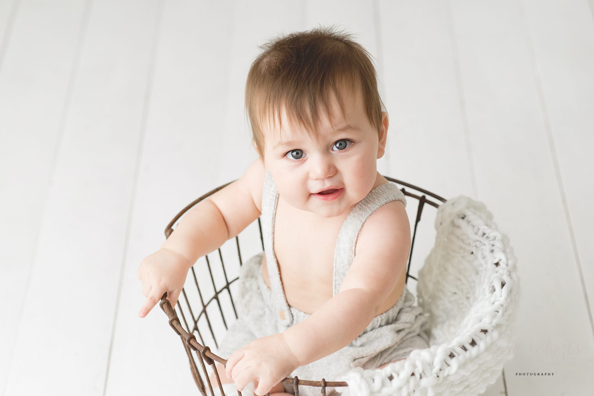 cute baby boy photo ideas sitting up in basket | Reaj Roberts Photography 