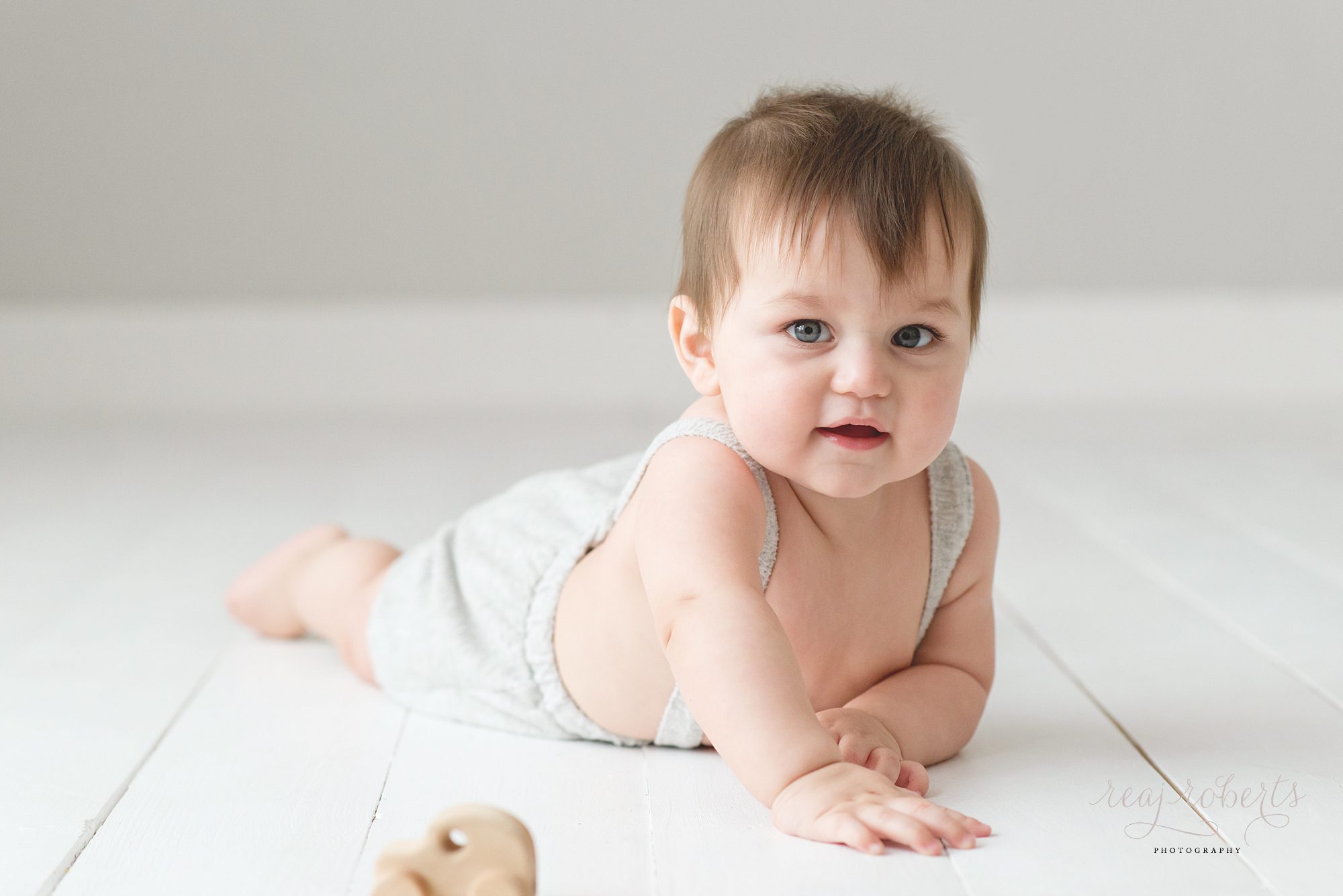 Phoenix Chandler baby photographer | Reaj Roberts Photography | baby laying on tummy 