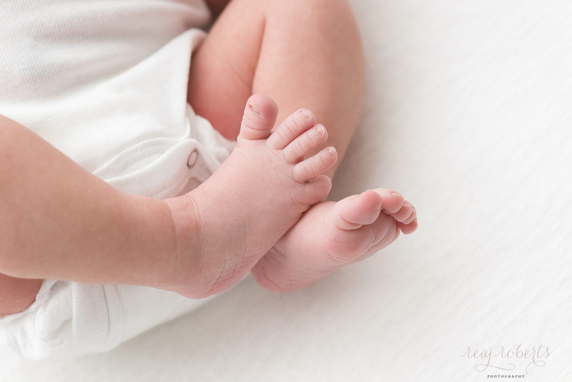 newborn baby feet macro images | Reaj Roberts Photography