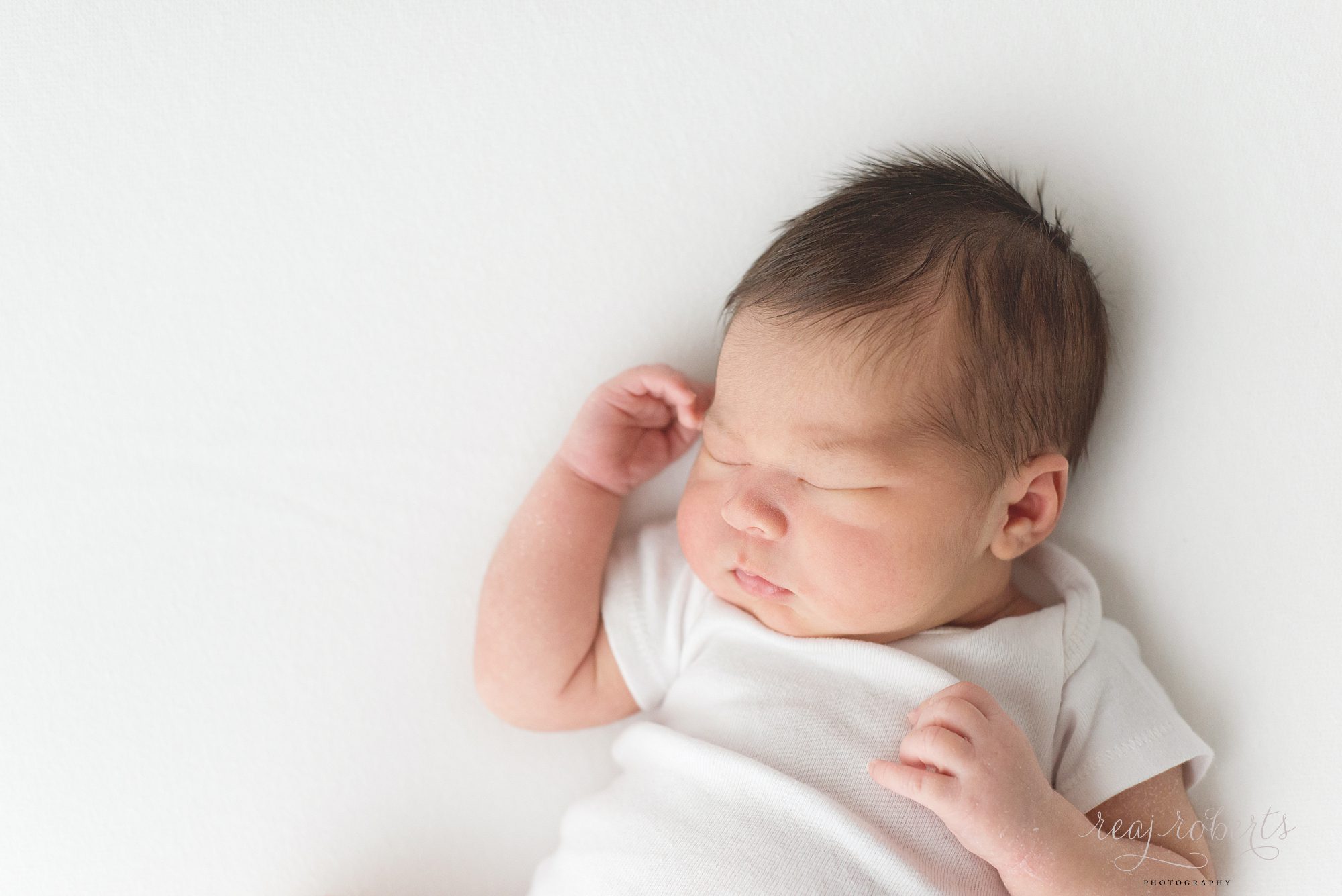 Phoenix Baby Photographer | Reaj Roberts Photography | Baby girl simple clean organic photos