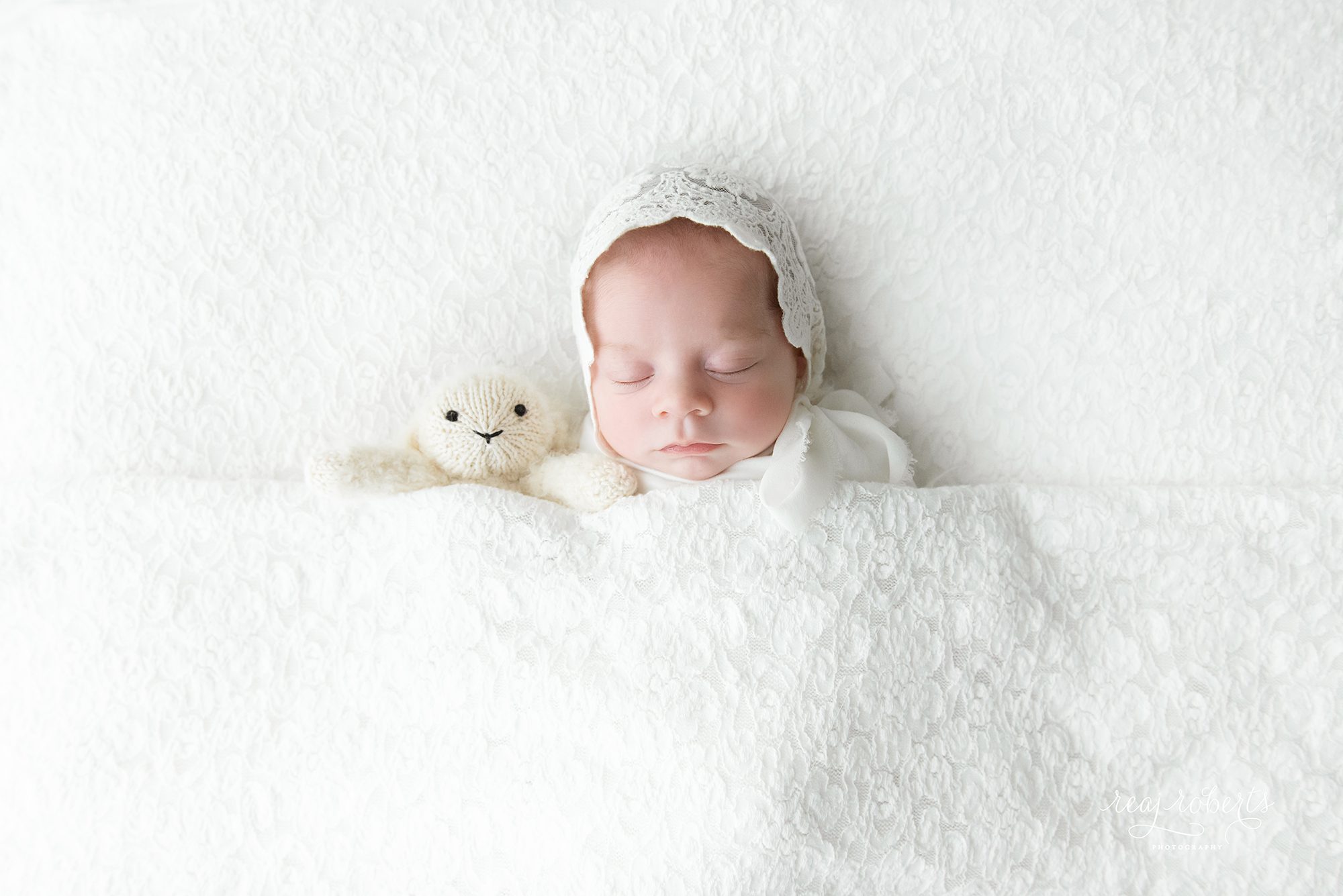 newborn baby girl photo ideas | Phoenix photographer | Reaj Roberts Photography