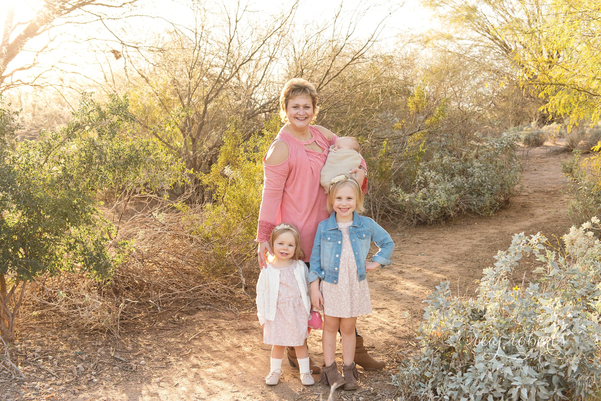 Spring family photos with grandma and granddaughters | Reaj Roberts Photography