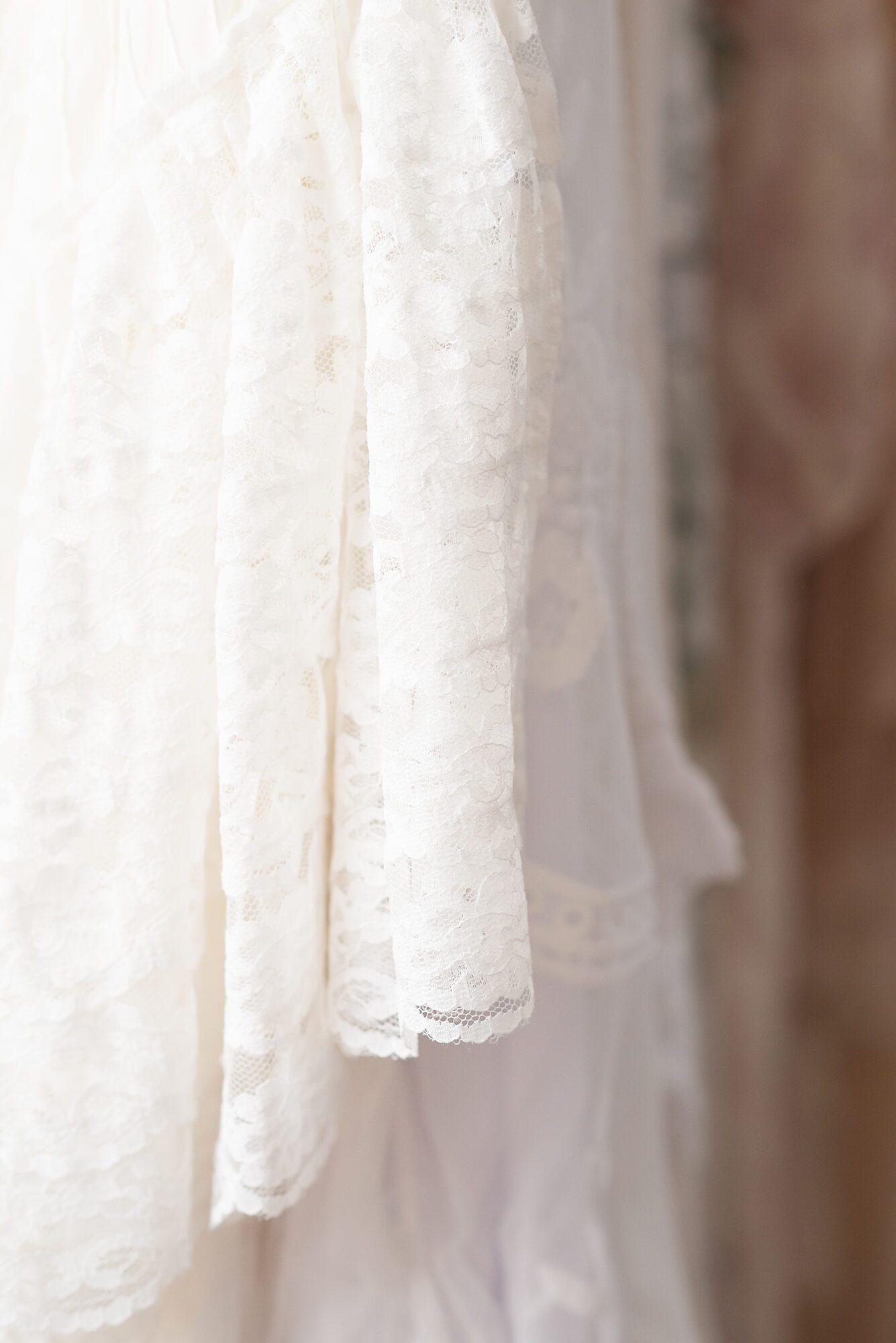 lace dress details | Reaj Roberts Photography