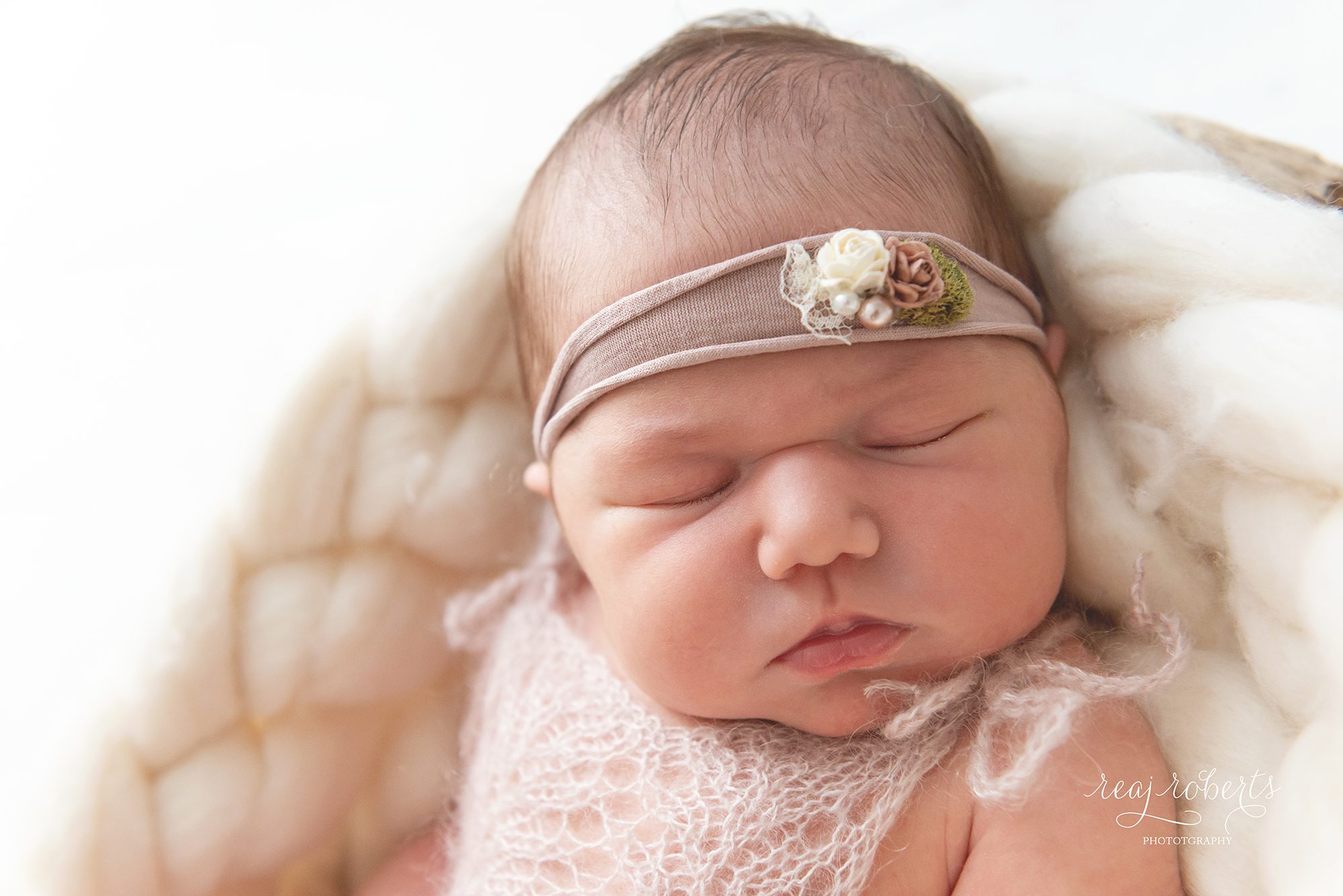 close up detail newborn photos baby girl | Reaj Roberts Photography