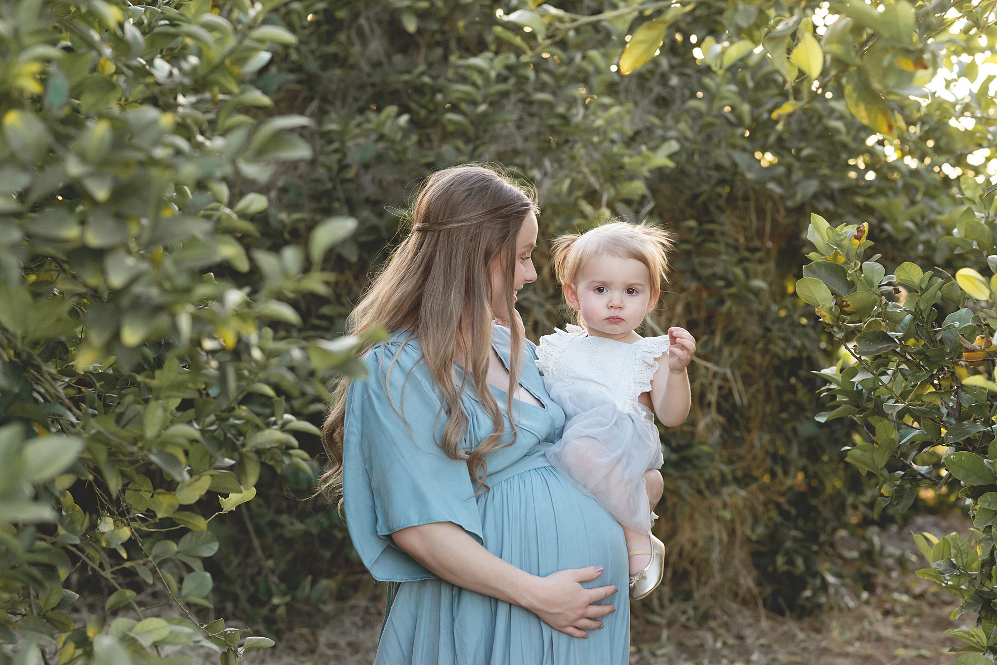 pregnancy photoshoot with kids |Scottsdale maternity photographer | Reaj Roberts Photography