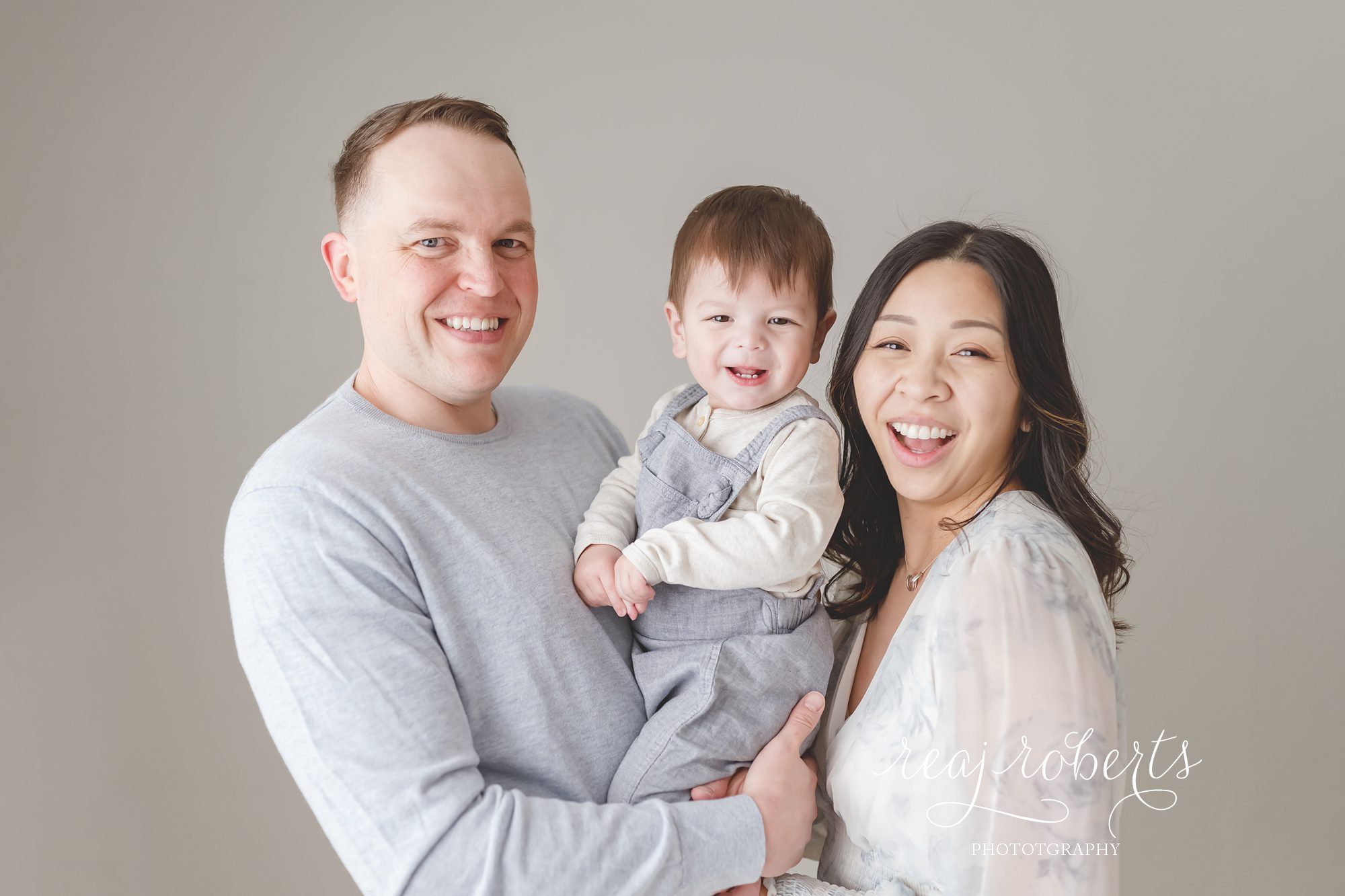 baby photography packages first year family portraits © Reaj Roberts Photography